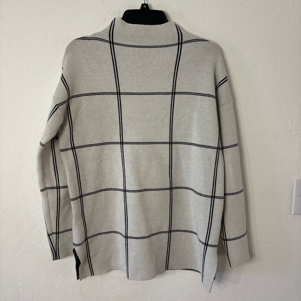 Tahari‎ Womens Size M Cream / Black Plaid Windowpane Mock Neck Sweater Viscose
